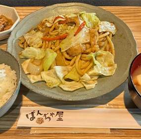 ホルモン焼きうどん定食